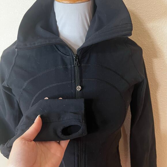 Lululemon In Stride Athletic Jacket thumbholes zipper zip black womens 4 - Picture 3 of 9
